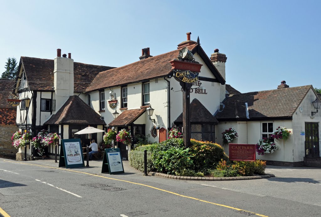 The Old Bell in olde Oxted by SteveW