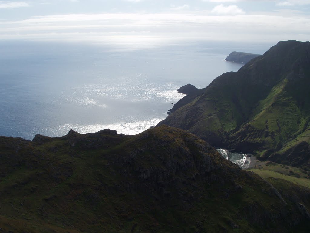 Ponta dos Ferreiros & Ponta da Galé by Nicchio