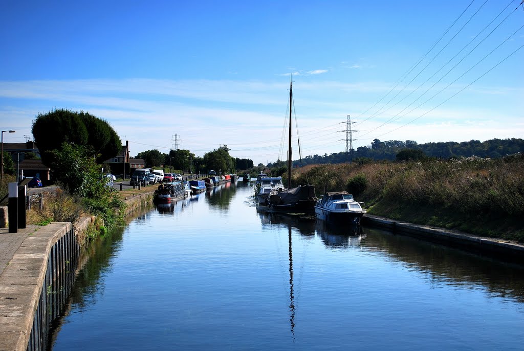 Nottingham, Beeston, along the Canal by Maciej Szester