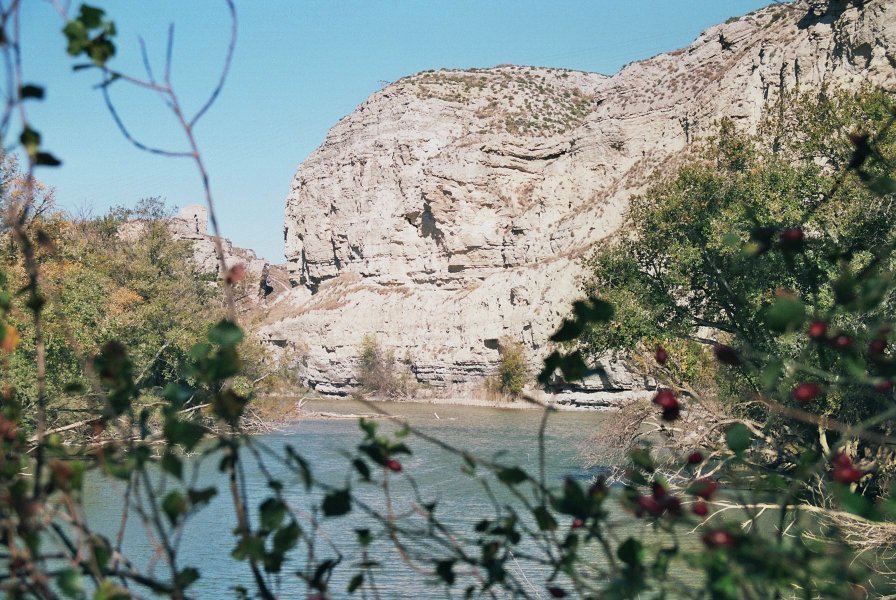 Galacho de Juslibol. Castillo de Miranda, escarpe y lago by RuSolera