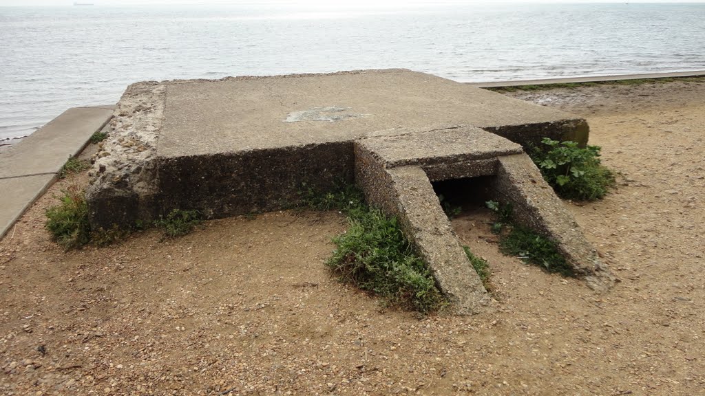 Pillbox - infilled with shingle by CRUMBLING BRITAIN