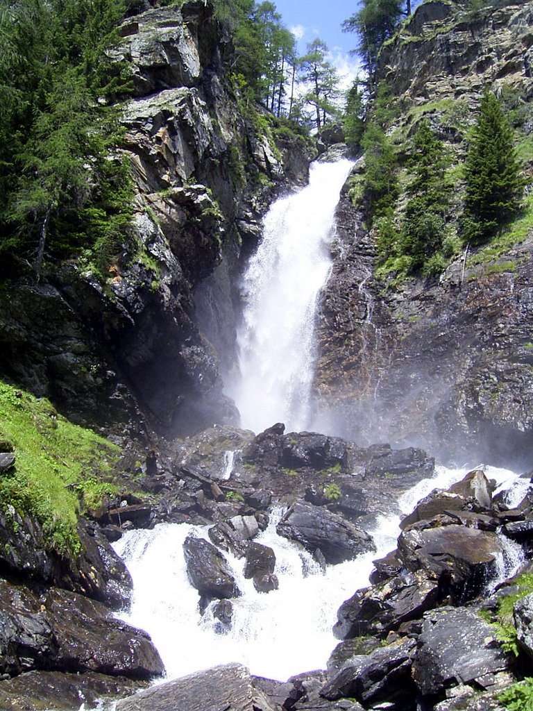 Cascate di Saent by Gaetano Vallini