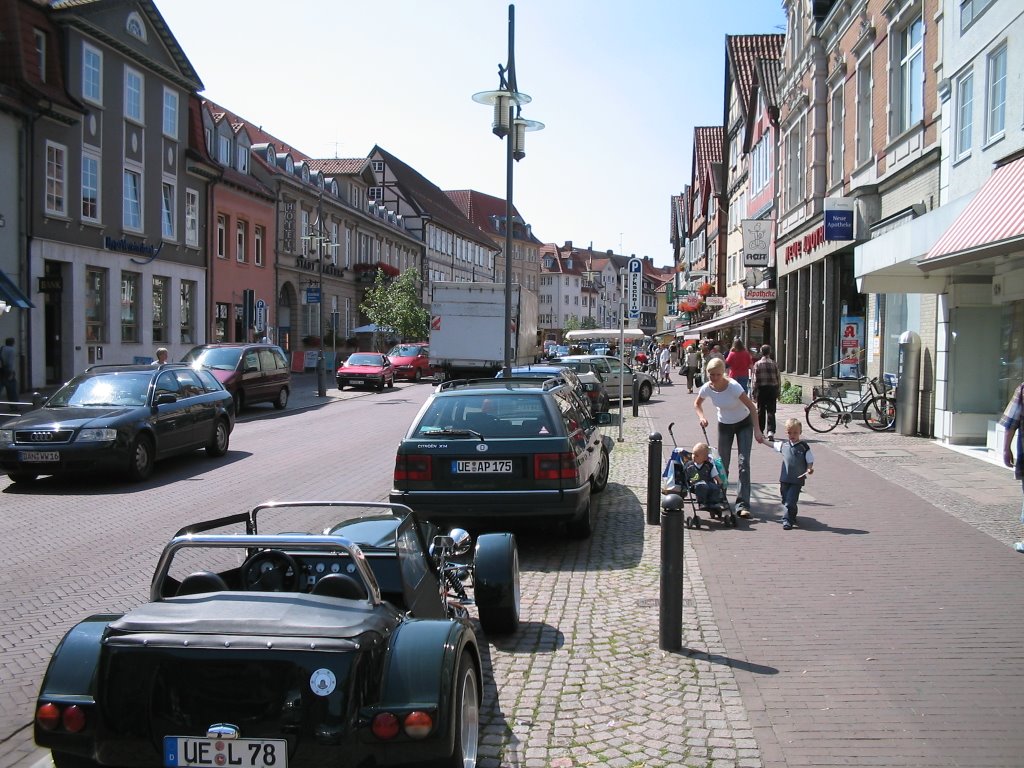 Blick richtung Innenstadt, Lüneburger Str. by FingerT