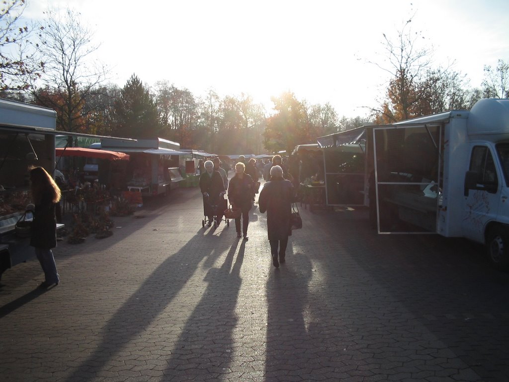 Auf dem Uelzener Wochenmarkt by FingerT