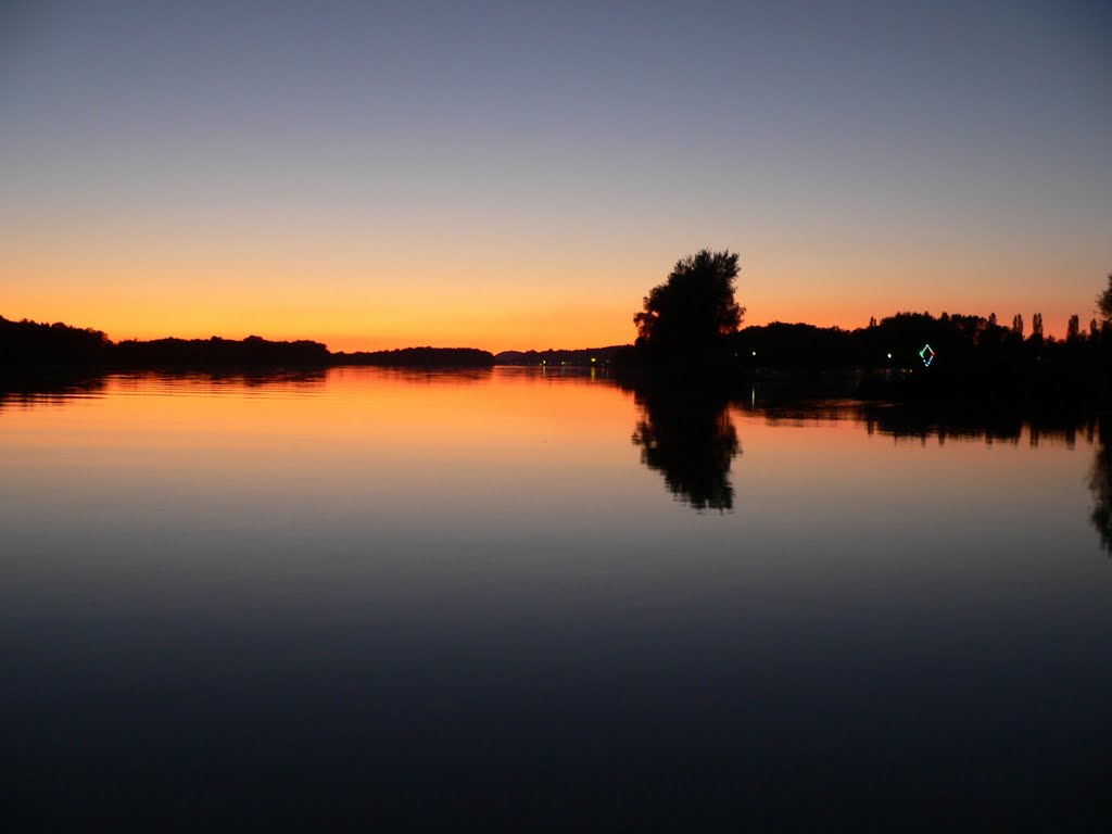 Sonnenuntergang in Au an der Donau by michl66