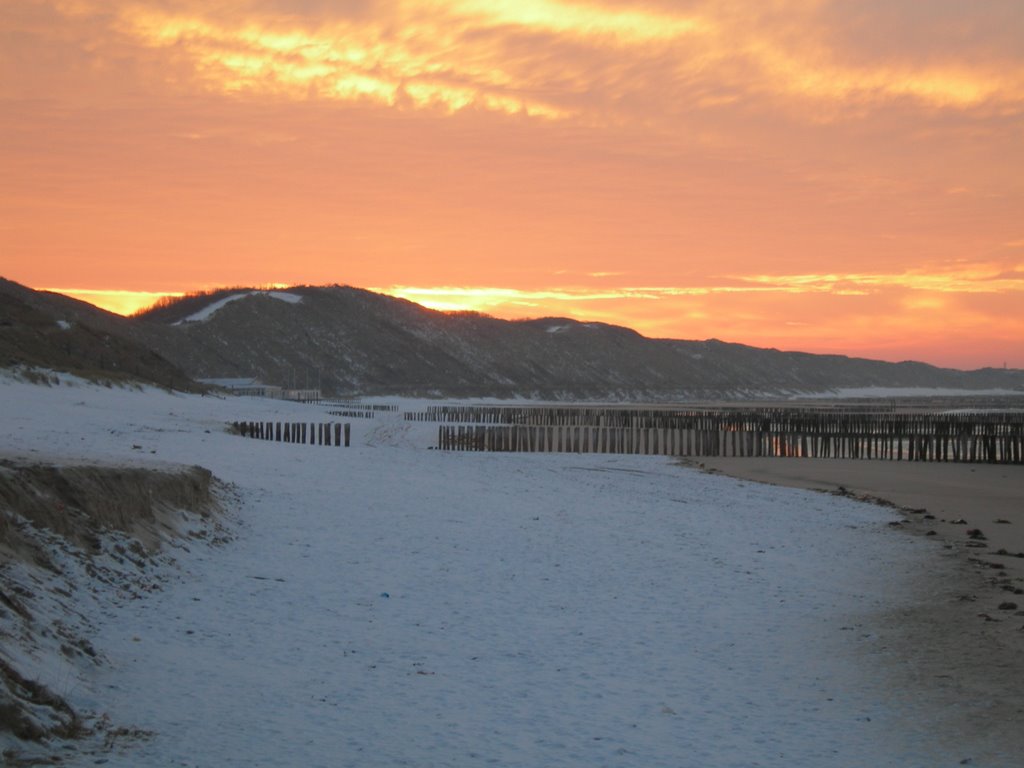 Zoutelande beach - sunrise in winter by wgeelhoed