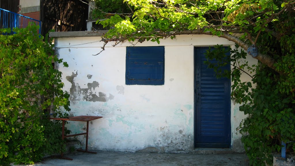 Uvala Črišnjeva: Bijelo i plavo | Crisnjeva Cove: White and blue by Irena Kralj