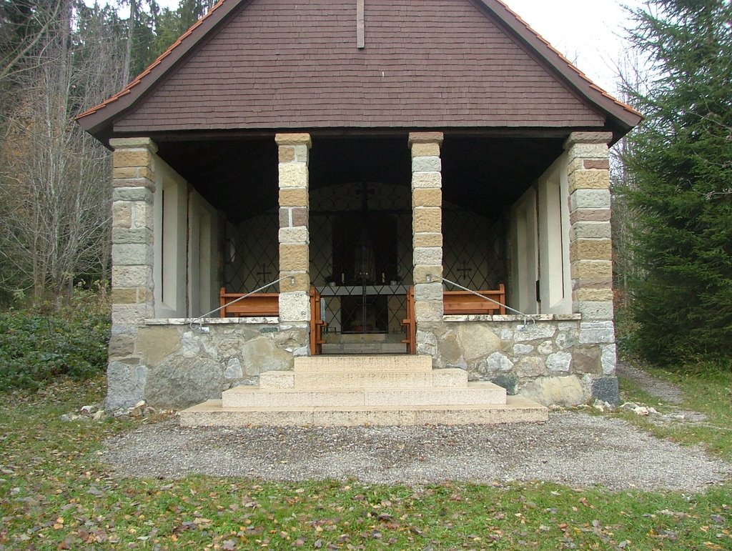 Waldkapelle aus Natursteinen by Richard Mayer