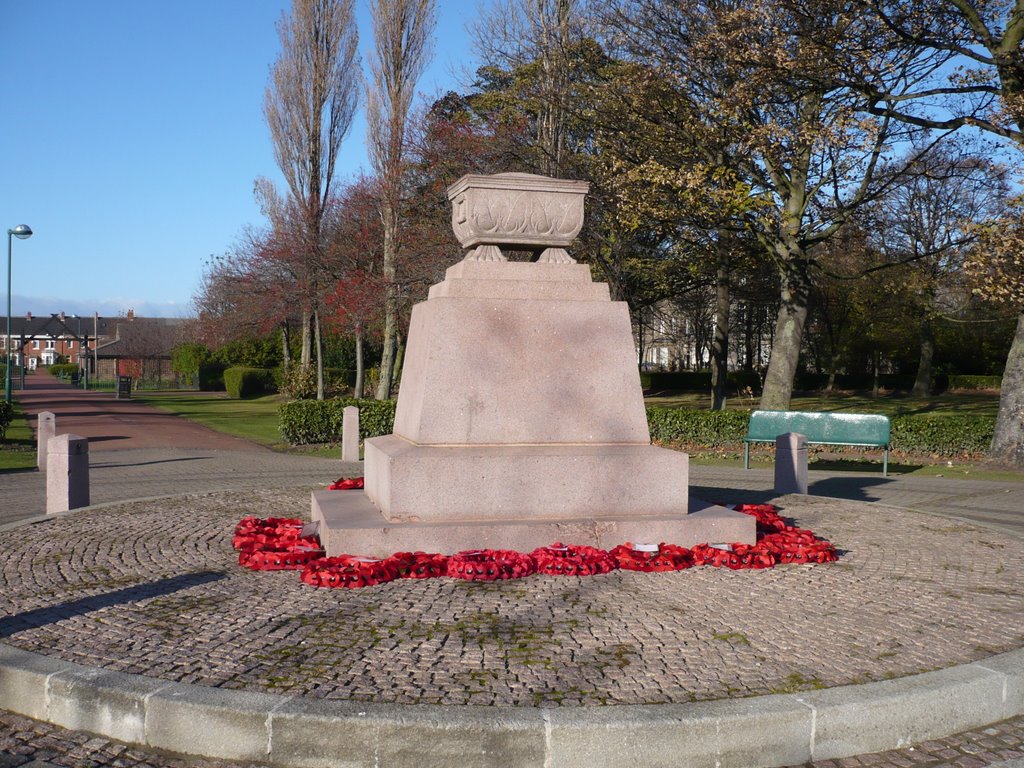 War Memorial, Hebburn Park Nov 2007 by Thomas58