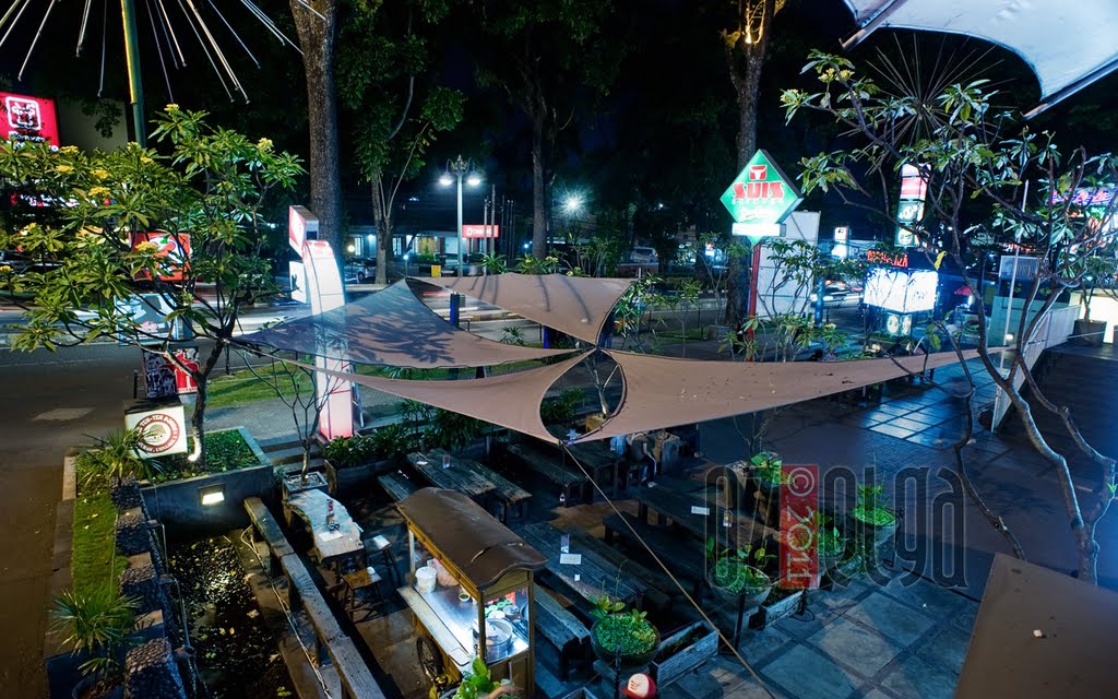 Dago Plaza, Hangout Spot by Ozie-Soehendy