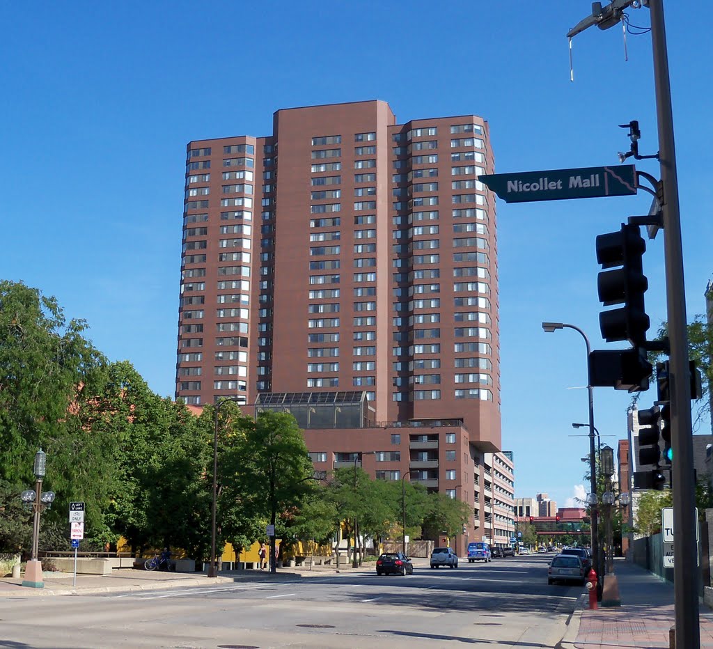 Symphony Place apartments by Jon Platek