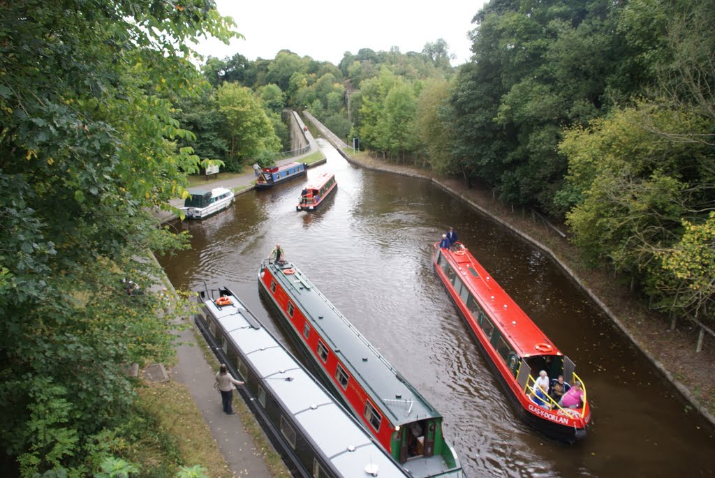 Llangollen Canal, Chirk Aquaduct by Ton Peters