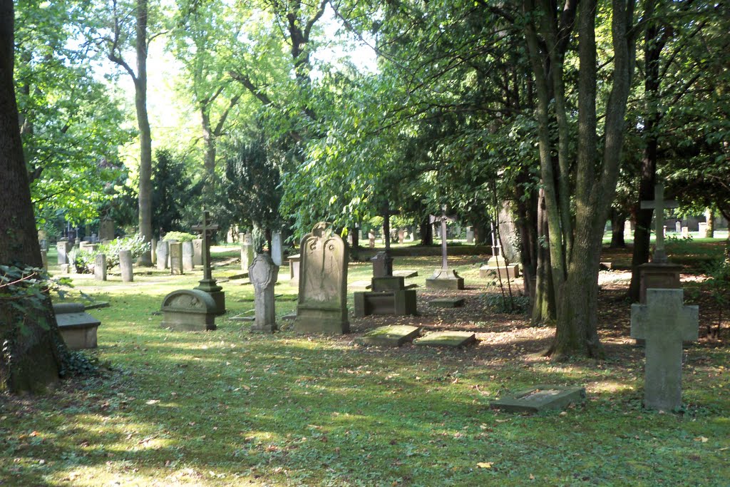 Hoppenlau-Friedhof by Joachim Eichelsdörfer