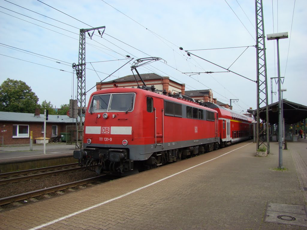 Bahnhof Leer (Ostfriesland) ( Emsland-Express ) Juli 2011 by DortmundWestfalica