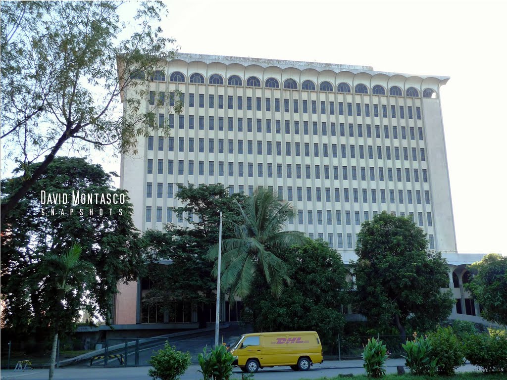 Abandoned Veterans Building by Montasco