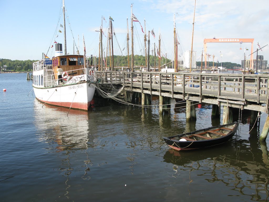 Ångbåtscaféet Eduard Melin, Klippan, Göteborg, 2011 by Biketommy