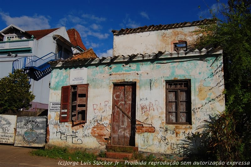 Ruínas de casa histórica em São Leopoldo (RS) - futuro museu by Jorge Luís Stocker Jr [thesapox]