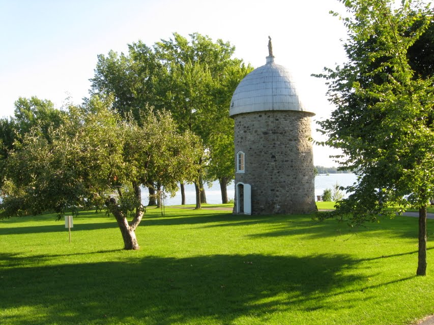 Moulin de l’île Bernard by Le marcheur