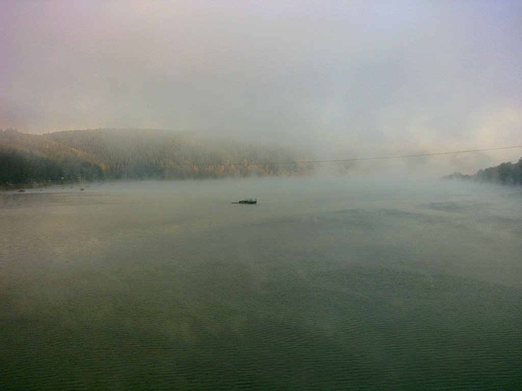 Ein Nebelmeer über dem Bleilochstausee in Saalburg by Uwe Klimpke