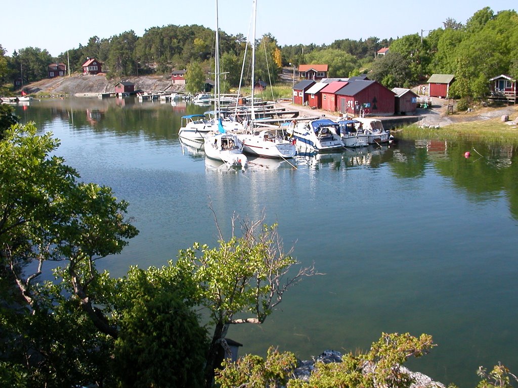 Långvik, Möja by Bonazera