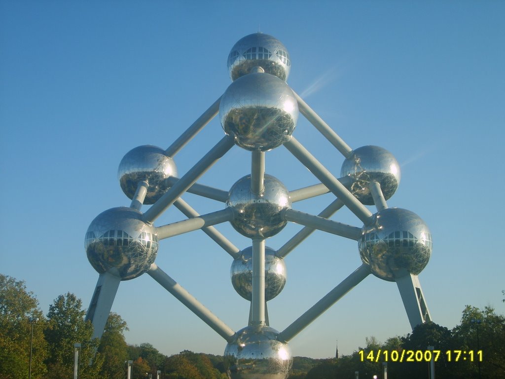 Atomium by chetoo