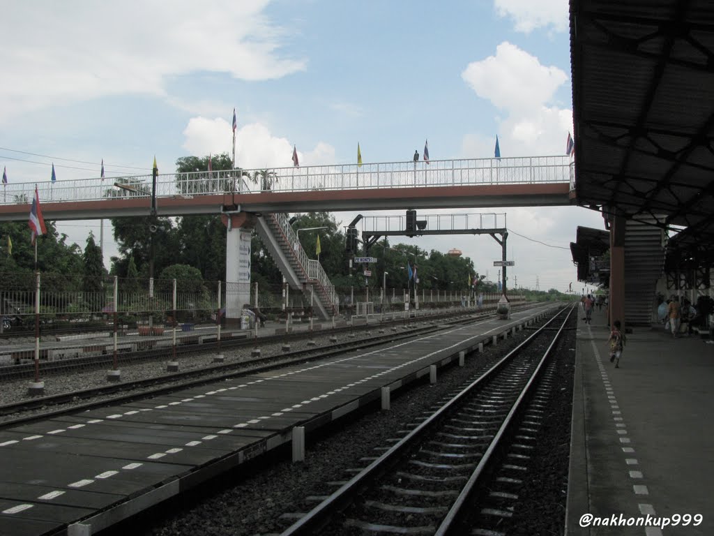 สถานีรถไฟรังสิต,ถนนรังสิต-ปทุมธานี,ตำบลหลักหก,อำเภอเมืองปทุมธานี,จังหวัดปทุมธานี,ประเทศไทย,Station Rangsit, Rangsit - Pathumthani, main six Tambon, Muang Pathum Thani, Pathum Thani, Thailand. by Nakhon224 Panoramio