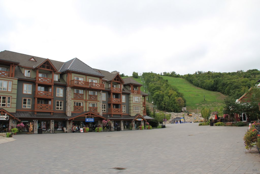 Blue Mountains, Ontario, Canada by Spellweaver