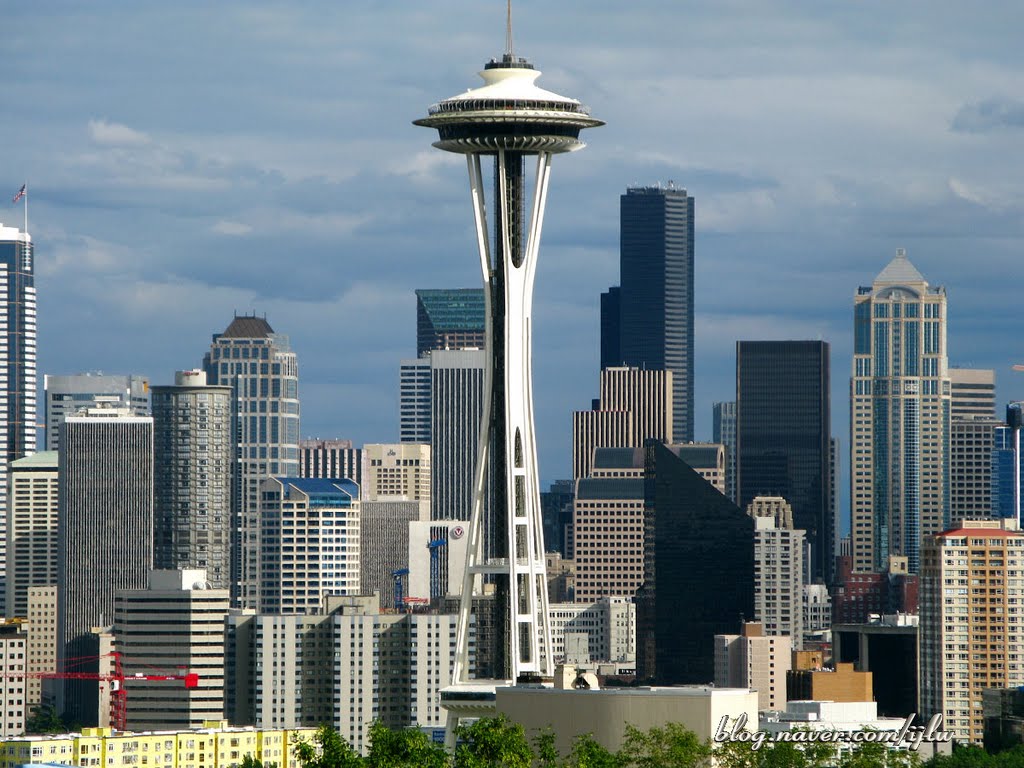 Space Needle seen from Kerry Park 케리공원에서 본 스페이스 니들 by Lee Iljoo