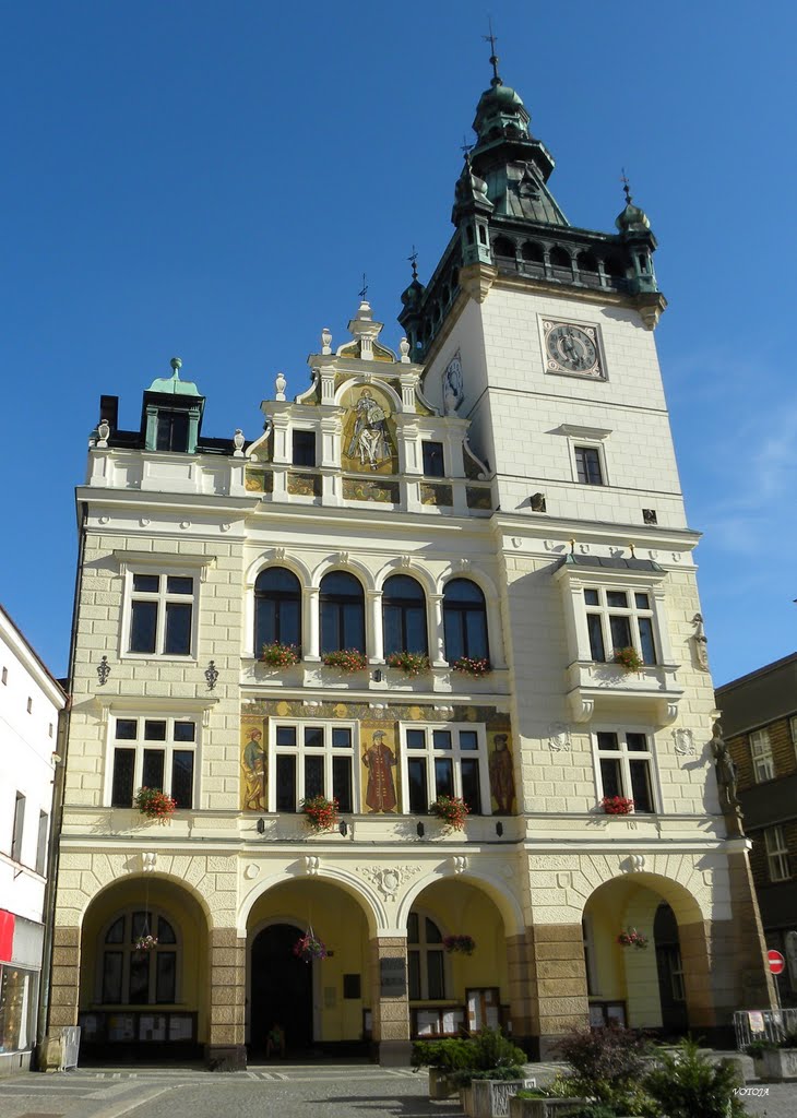 NÁCHOD - Městská radnice na náměstí Tomáše Garyka Masaryka / City Hall Square Tomas Masaryk Garyka by votoja - CZ