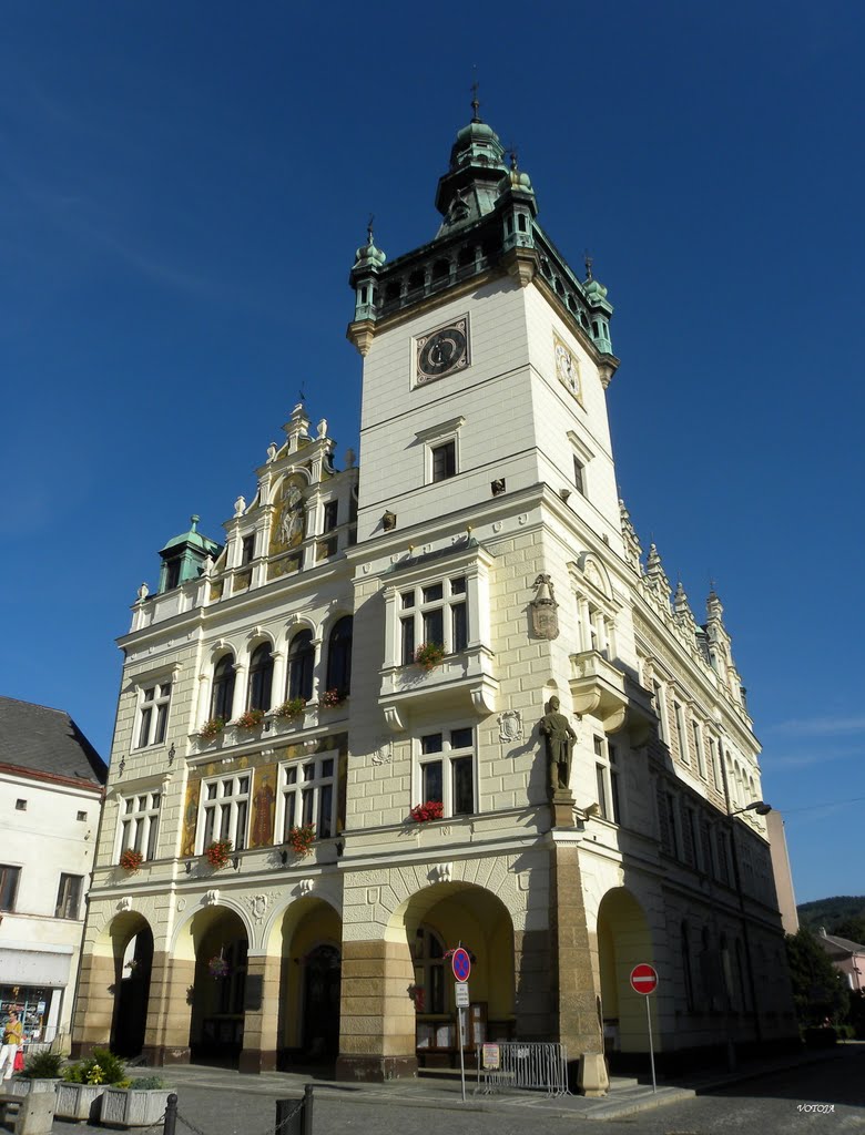 NÁCHOD - Městská radnice na náměstí Tomáše Garyka Masaryka / City Hall Square Tomas Masaryk Garyka by votoja - CZ