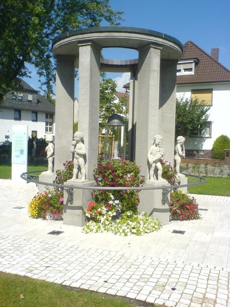 Mineralwasserbrunnen by jotti