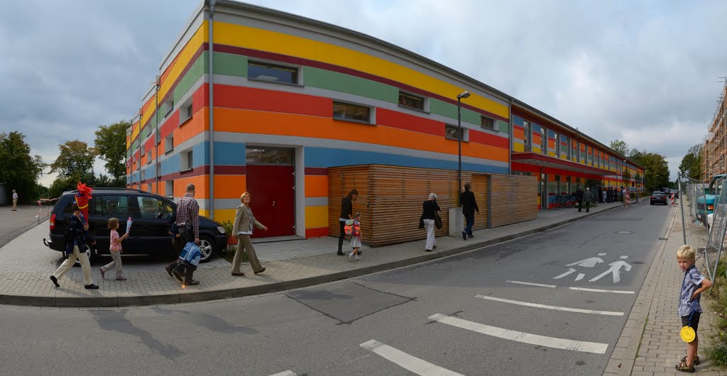 Panorama #1 der Elisabeth-von-Thadden-Grundschule (Einschulung 2011) by fridtjof.stein