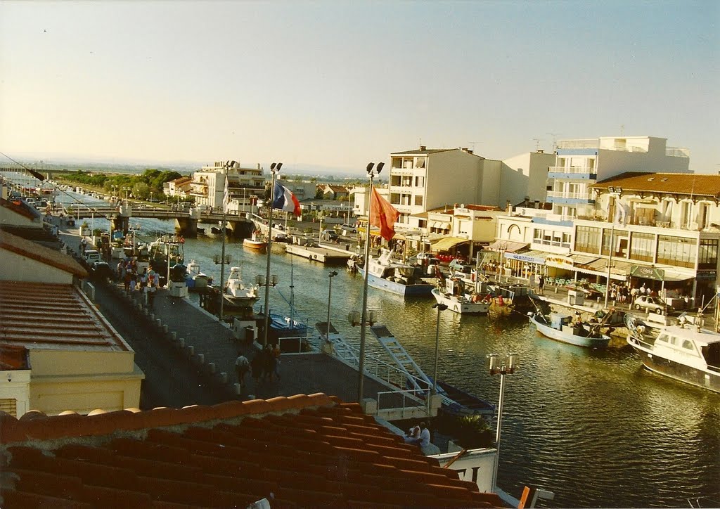 Le canal et ses ports de plaisance by Magda GHALI