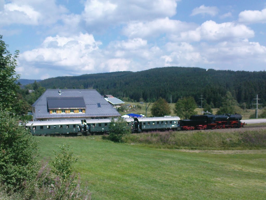 Bahnhof Altglashütten mit Dampflok by yoginibikini