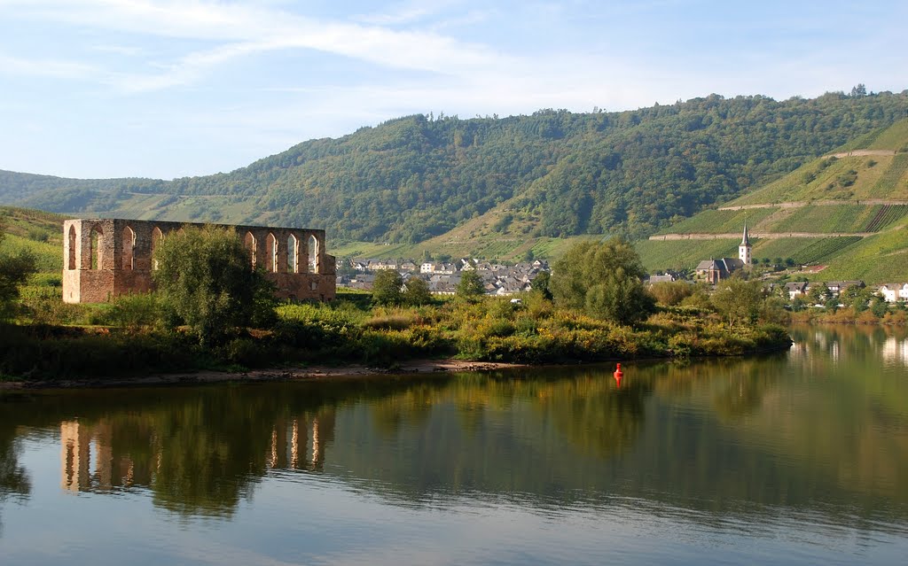 Klosterruine Stuben bei Bremm, Mosel by Hans J.S.C. Jongstra