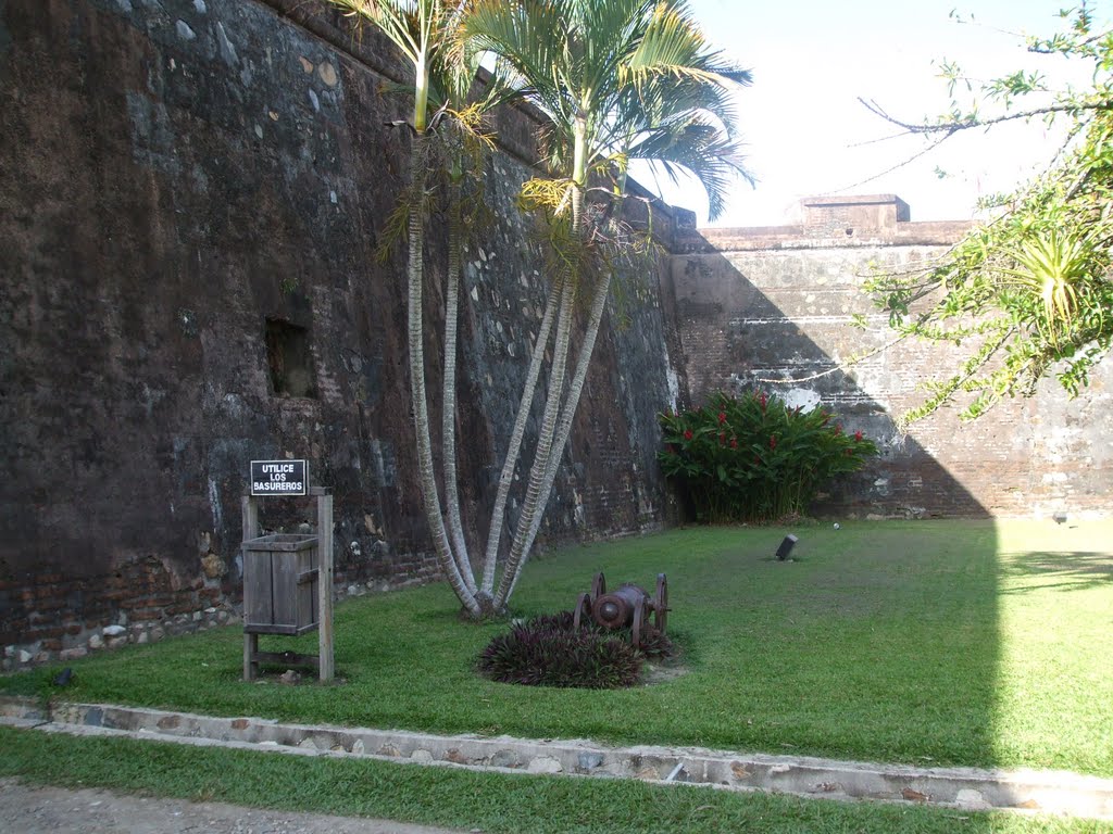 Castillo de San Fernando de Omoa by Catracha