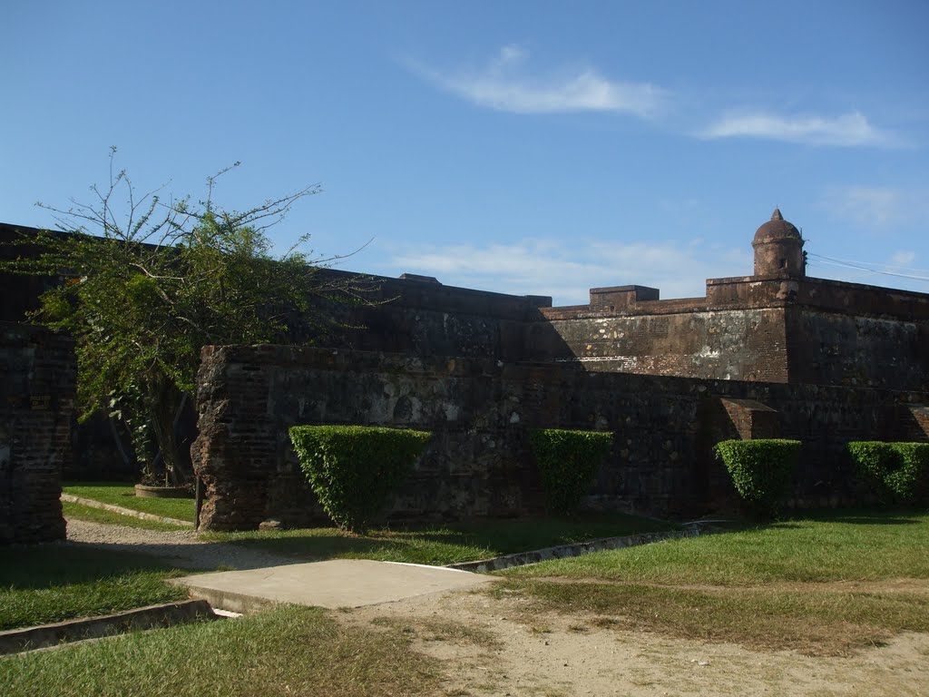 Castillo de San Fernando de Omoa by Catracha