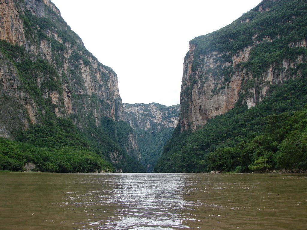 Cañon del Sumidero 2 by Oscar Zuazo