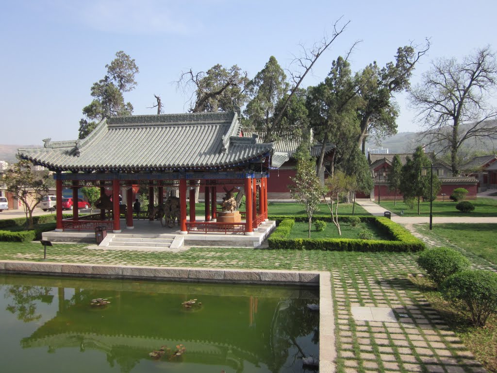 Tianshui - Fuxi Miao Garden with Jianyi Pavilion by MalteLauridsBrigge