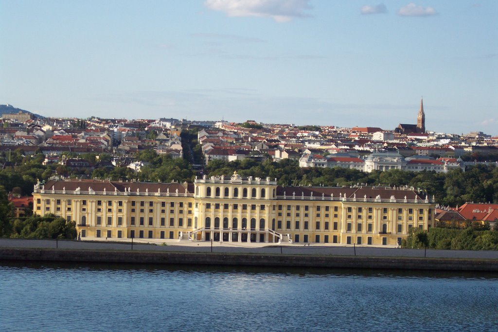 Schonbrunn Schloß - Wien - Osterreich by Maurizio Gaffuri