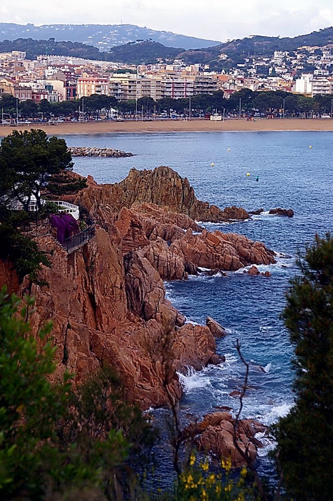 San Feliu de Guixols, Girona, Cataluña, España by Antonio Alba