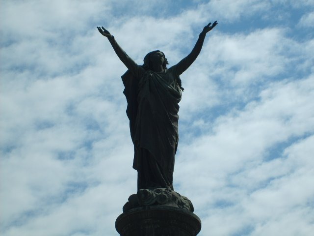 Memorial Victimas Incendio de La Compañia (Cementerio General) by Gonzalo Orellana