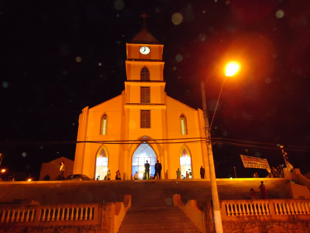 Igreja Matriz de Mutum by JACÓ RODRIGUES SANTIAGO