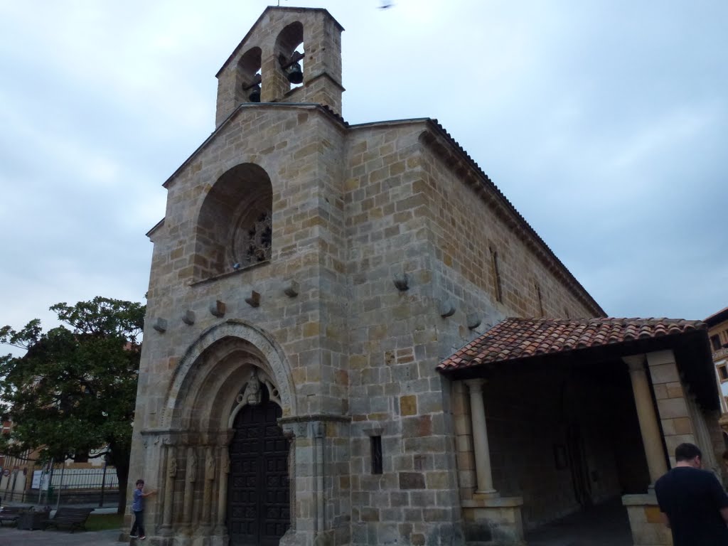 Iglesia de Santa María by helicongus