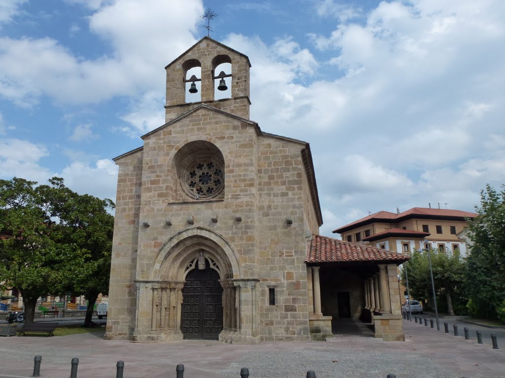 Iglesia de Santa María by helicongus