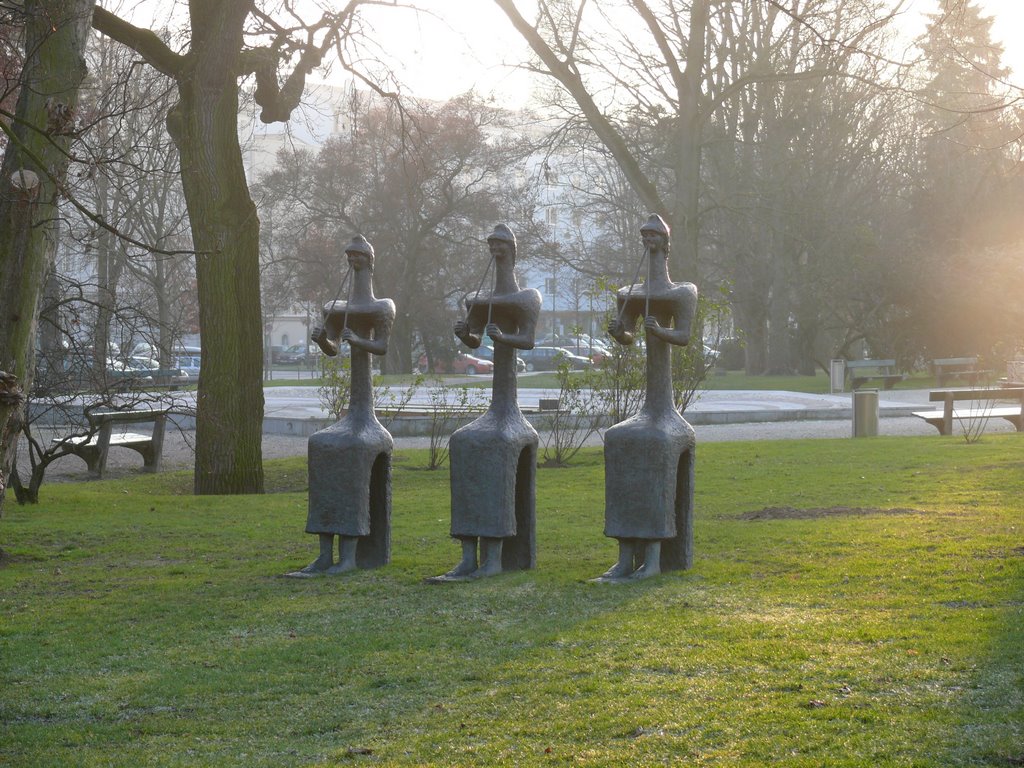 Flötenspielerinnen an der Donaulände (Fluteplayers / Statues) by alicja1983