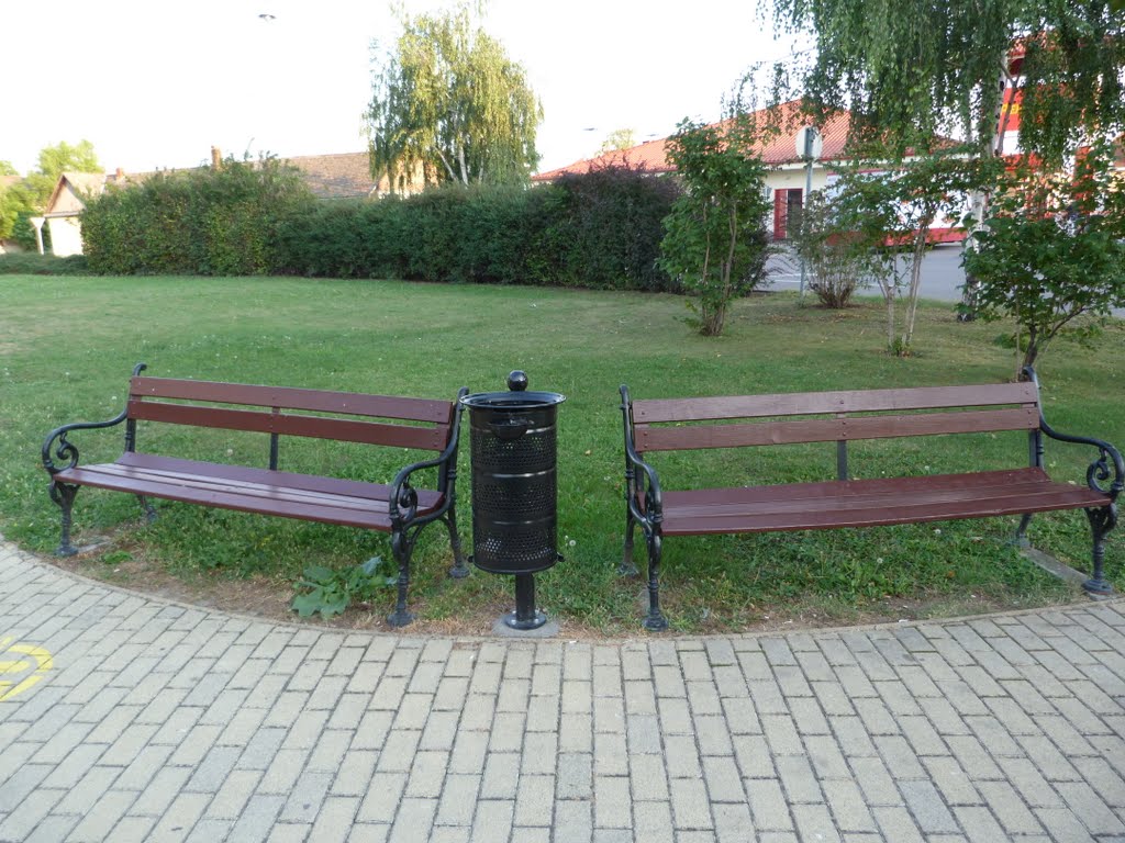 Padok - Benches. by SzőkeSándor