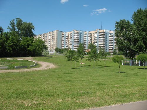 Ул. Червякова (Chervjkova str.) вид с проспекта Машерова by chernoburochka