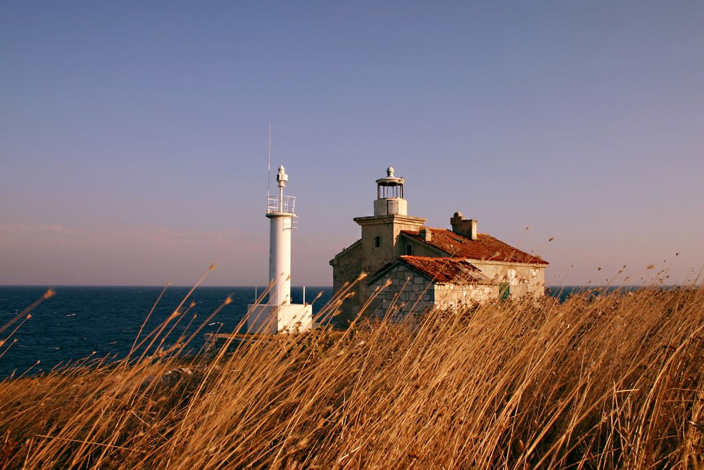 Marlera lighthouse by ondina