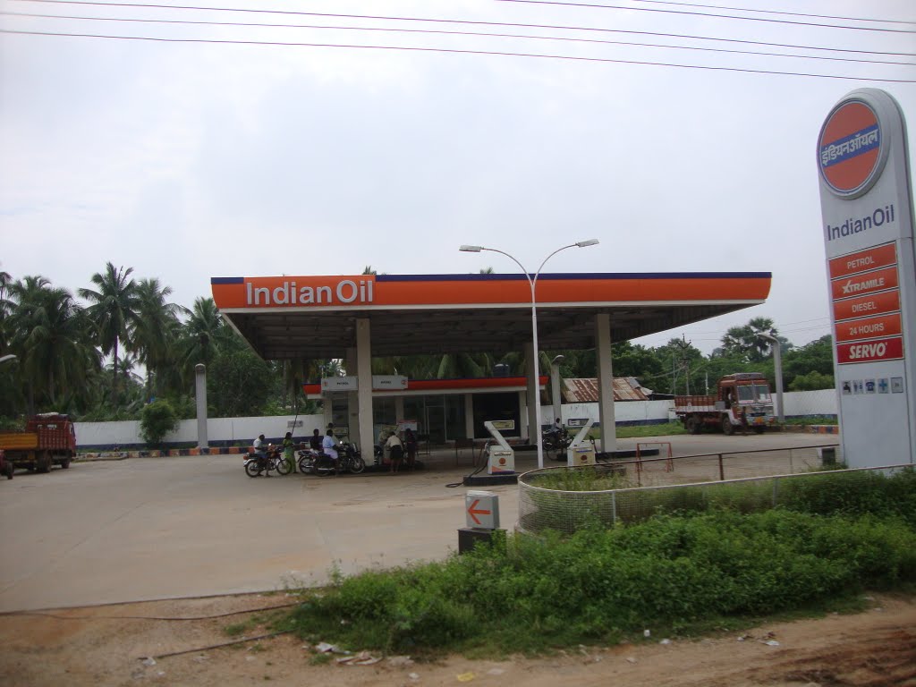 IOC Fuel Station, Kurumboor by dhanasekarangm